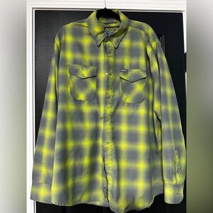 Dixxon men’s The Slice Flannel size XL.